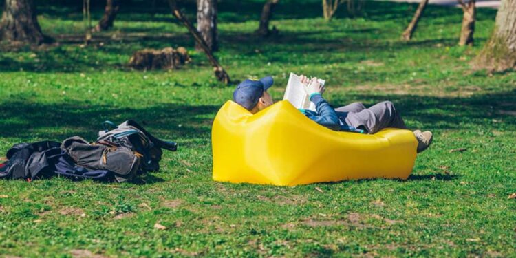 Camping-Relaxsessel (depositphotos.com)