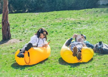 Camping-Sofa aufblasbar (depositphotos.com)