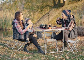 Camping-Tisch (depositphotos.com)