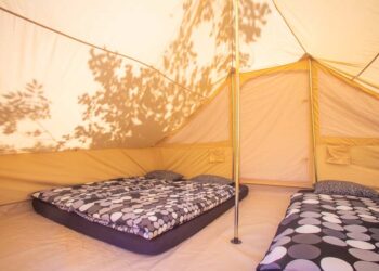 Campingbett für 2 Personen (depositphotos.com)