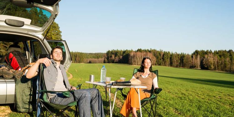 Campingtisch klappbar (depositphotos.com)