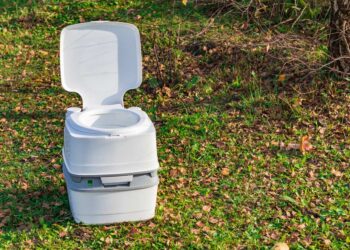 Campingtoilette (depositphotos.com)