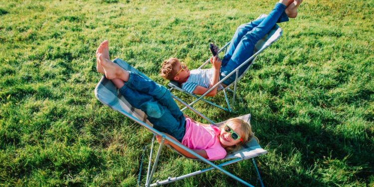 Kinder Sonnenstuhl (depositphotos.com)