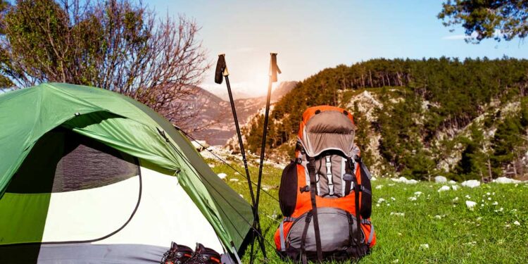 Trekking Zelt (depositphotos.com)